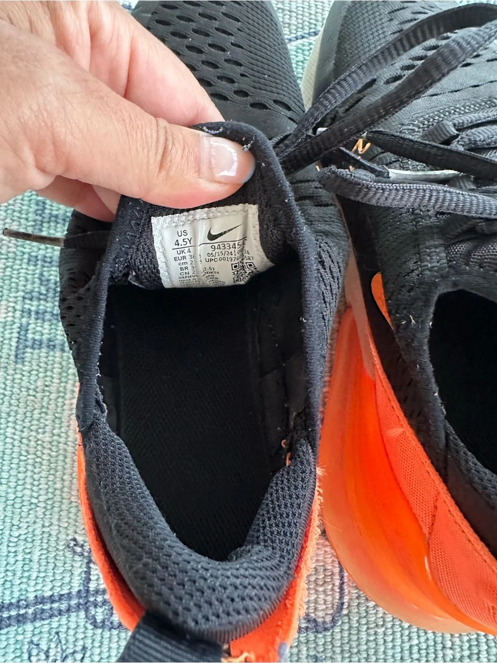 Nike Air Max 270 Kids Black and Orange Running Sneakers 👟 Size 4.5